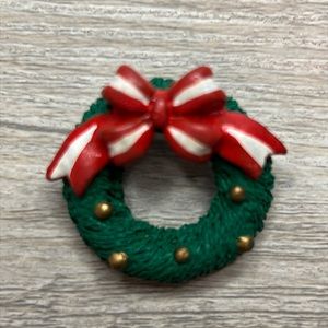 Great Condition Christmas Wresth Pin